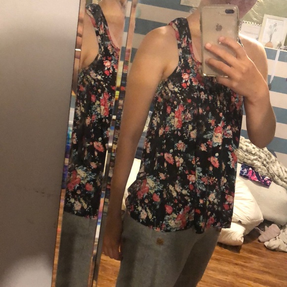 Flowy floral tank top - Picture 2 of 3